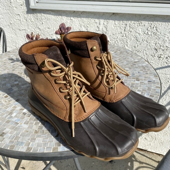 Sperry waterproof boots size 10